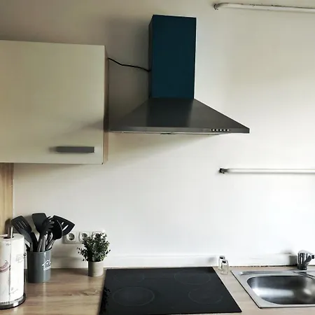 Aparments I Spaceous In Ber-reinickendorf, 1 Min. To Metro Station *