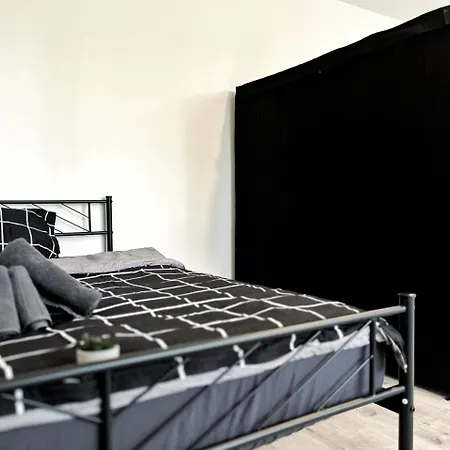 Aparments I Spaceous In Ber-reinickendorf, 1 Min. To Metro Station * Berlin