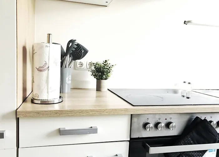 Aparments I Spaceous In Ber-reinickendorf, 1 Min. To Metro Station