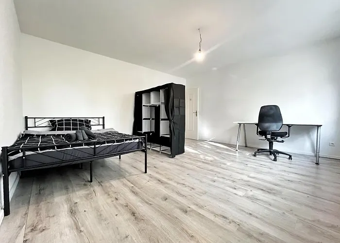 Aparments I Spaceous In Ber-reinickendorf, 1 Min. To Metro Station Lägenhet *