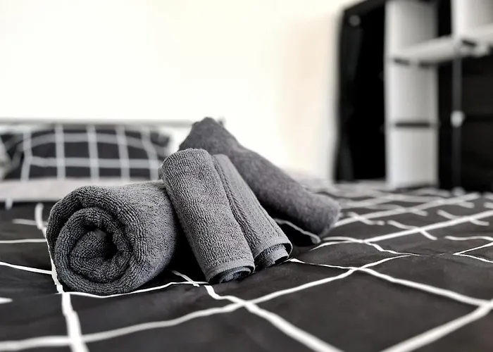 Aparments I Spaceous In Ber-reinickendorf, 1 Min. To Metro Station